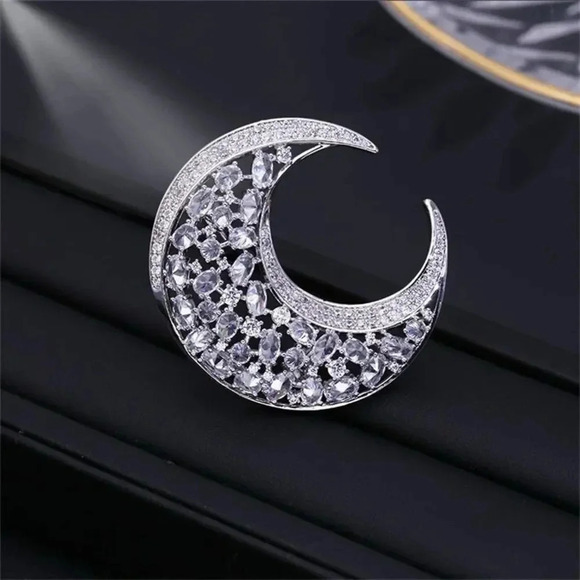 VQ Moon Brooch - Picture 4 of 6